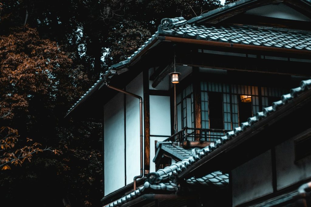 Esthétique et tradition du logement nippon: photo maison japon à l'honneur